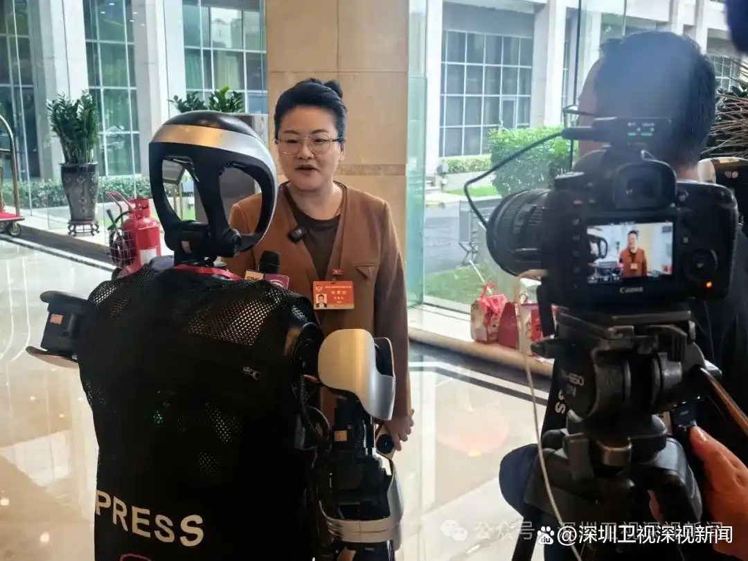 Trung Quốc sử dụng “phóng viên robot”